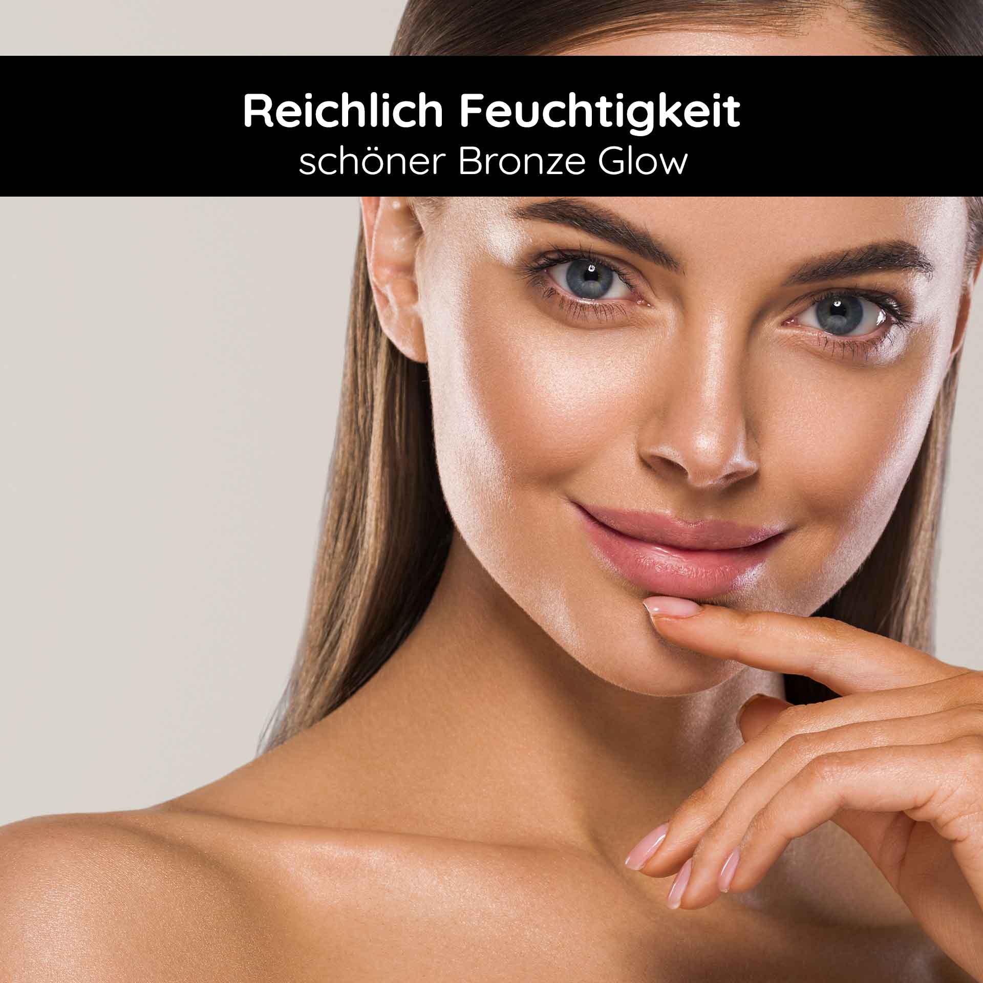 Self Tanner Face Serum  30 ml Natürlicher Selbstbräuner Frau mit strahlendem Teint und sanfter Bräune, betont durch den Text "Reichlich Feuchtigkeit schöner Bronze Glow", ideal für die Anwendung des Selbstbräuner Gesichtsserums von RAU Cosmetics.