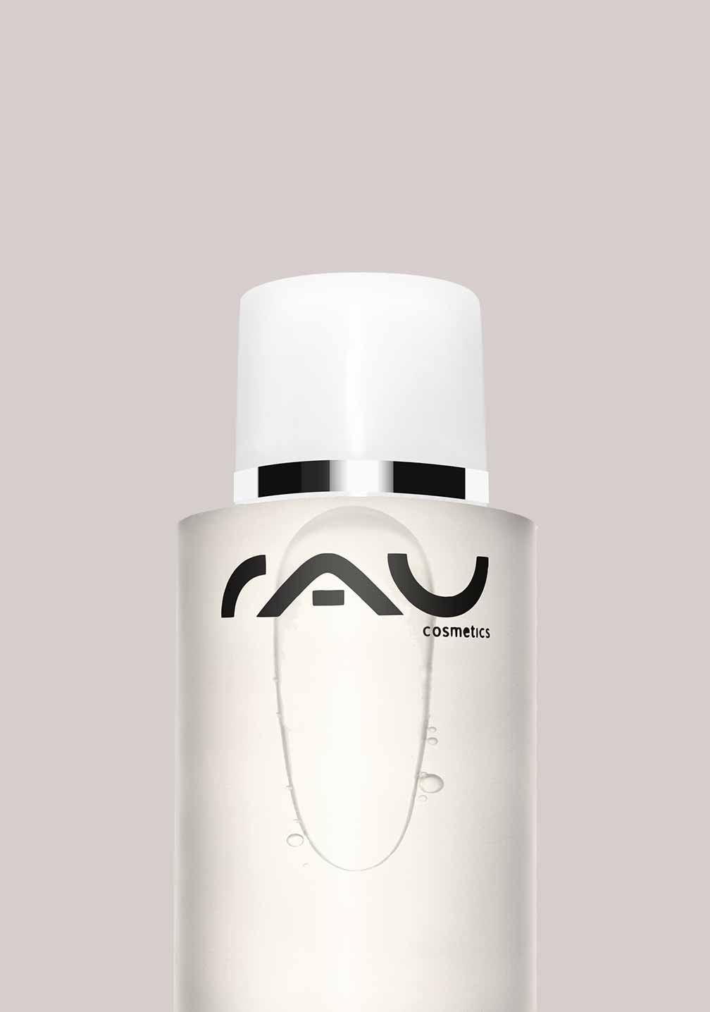 Transparente Flasche für AHA BHA Neutralizer von RAU Cosmetics, mit klarer Flüssigkeit und weißem Kunststoffdeckel.