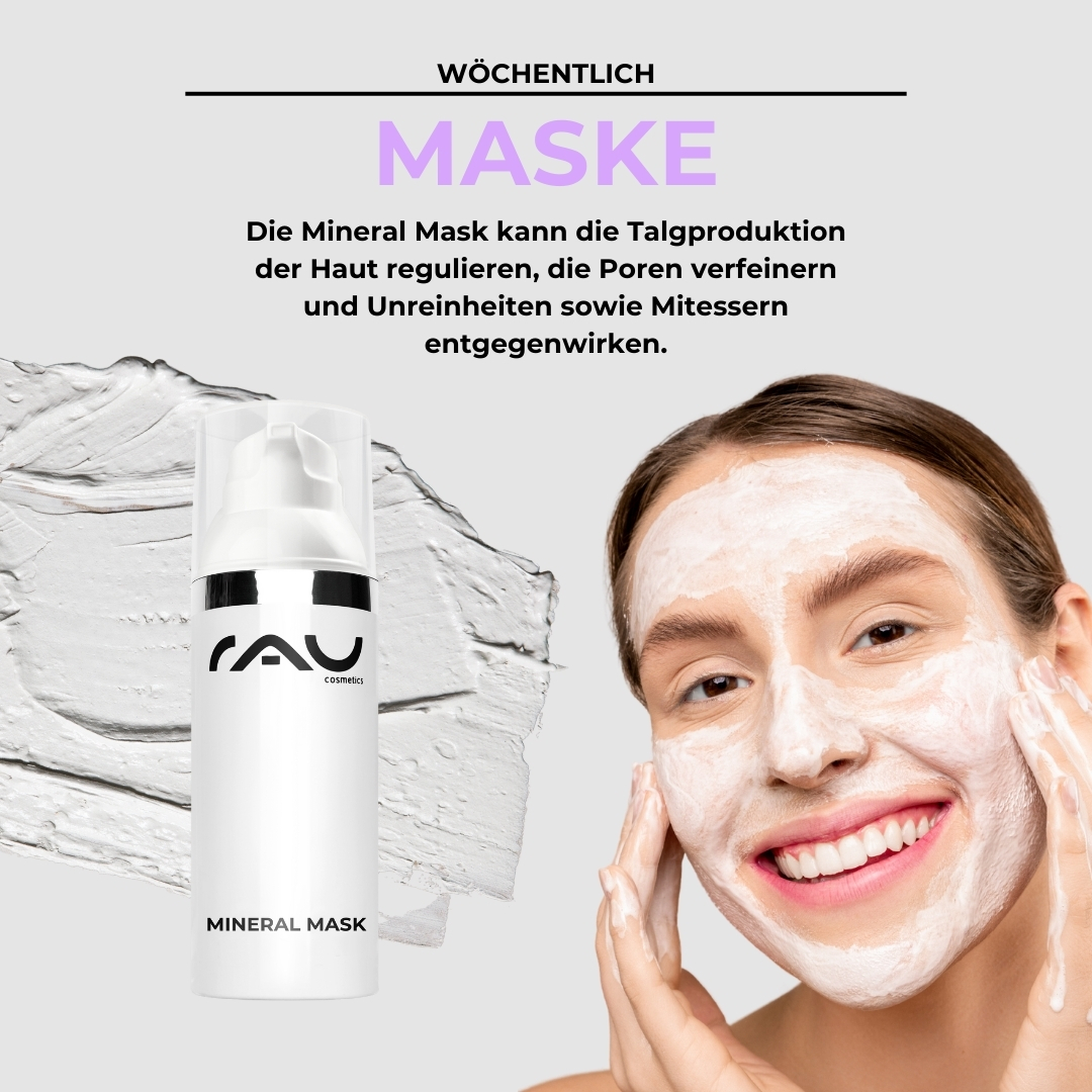 Profi Pflegeroutine für unreine fettige Haut Mineralmaske von RAU Cosmetics auf das Gesicht einer lächelnden Frau aufgetragen, mit Betonung auf der Hautpflege für fettige und unreine Haut, mit einem Hintergrund aus strukturiertem Maskenprodukt.